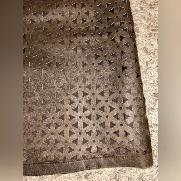 NWT Vintage W by Worth Women’s Genuine Leather Brown Cutout Skirt Size 10 - Picture 6 of 7